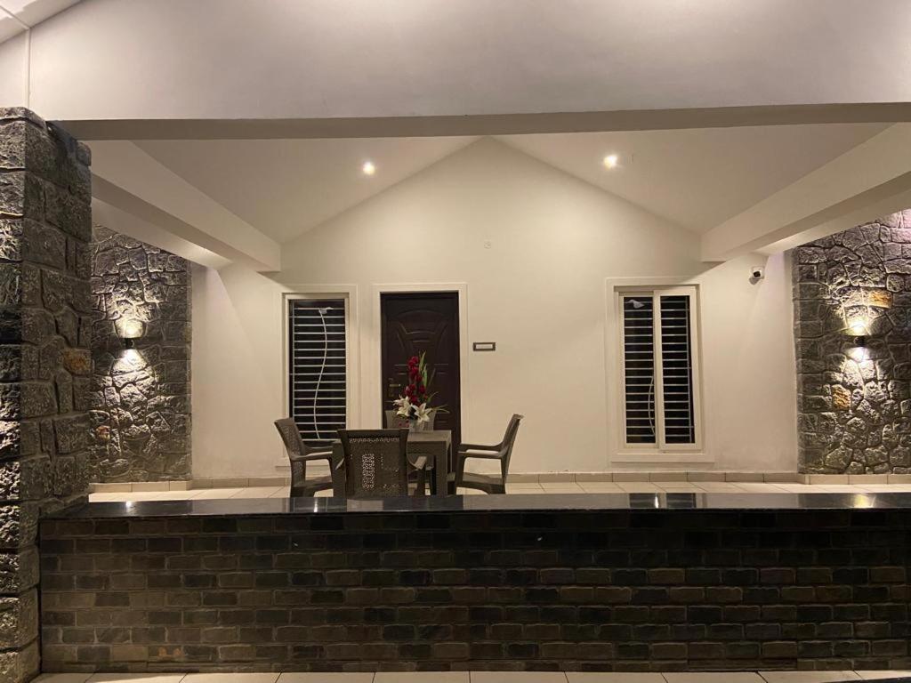 Rr Holiday Inn Kodaikanal Ngoại thất bức ảnh