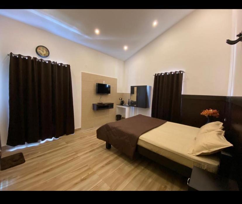 Rr Holiday Inn Kodaikanal Ngoại thất bức ảnh
